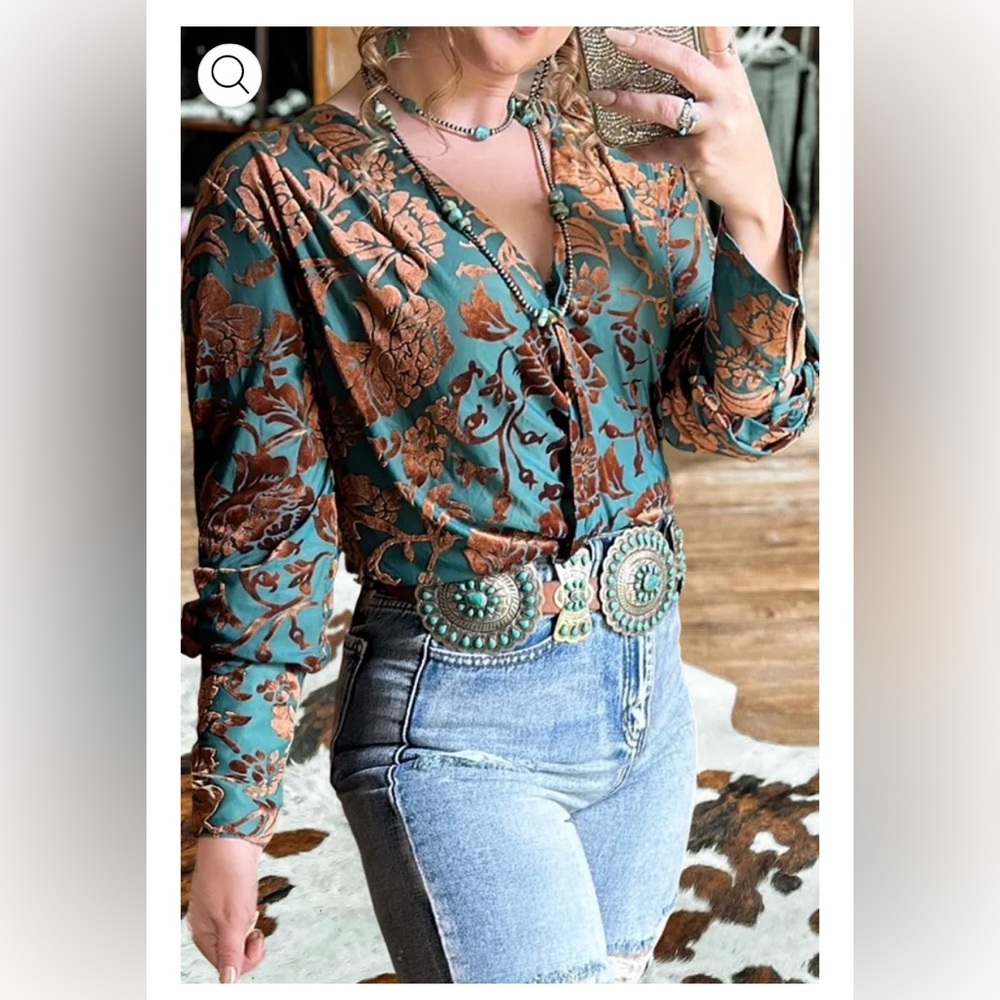 Floral body suit, velvet from western soul. New